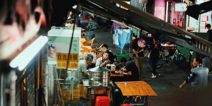 最新江湖地?cái)傌浽磁l(fā)，探索繁榮的商業(yè)新領(lǐng)域